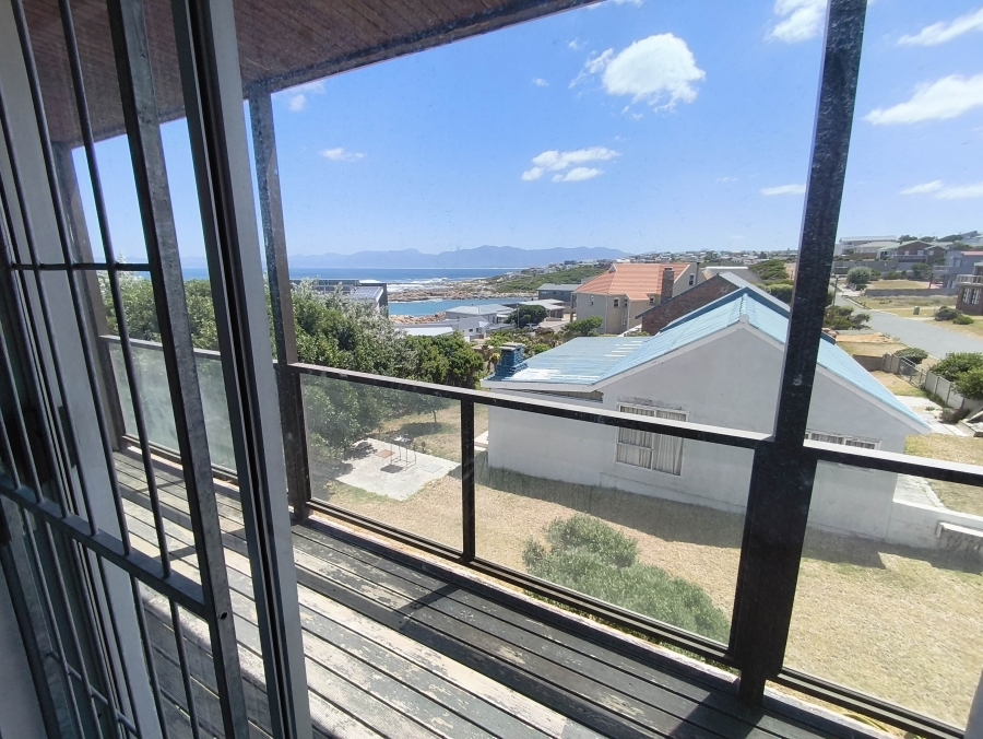 4 Bedroom Property for Sale in De Kelders Western Cape